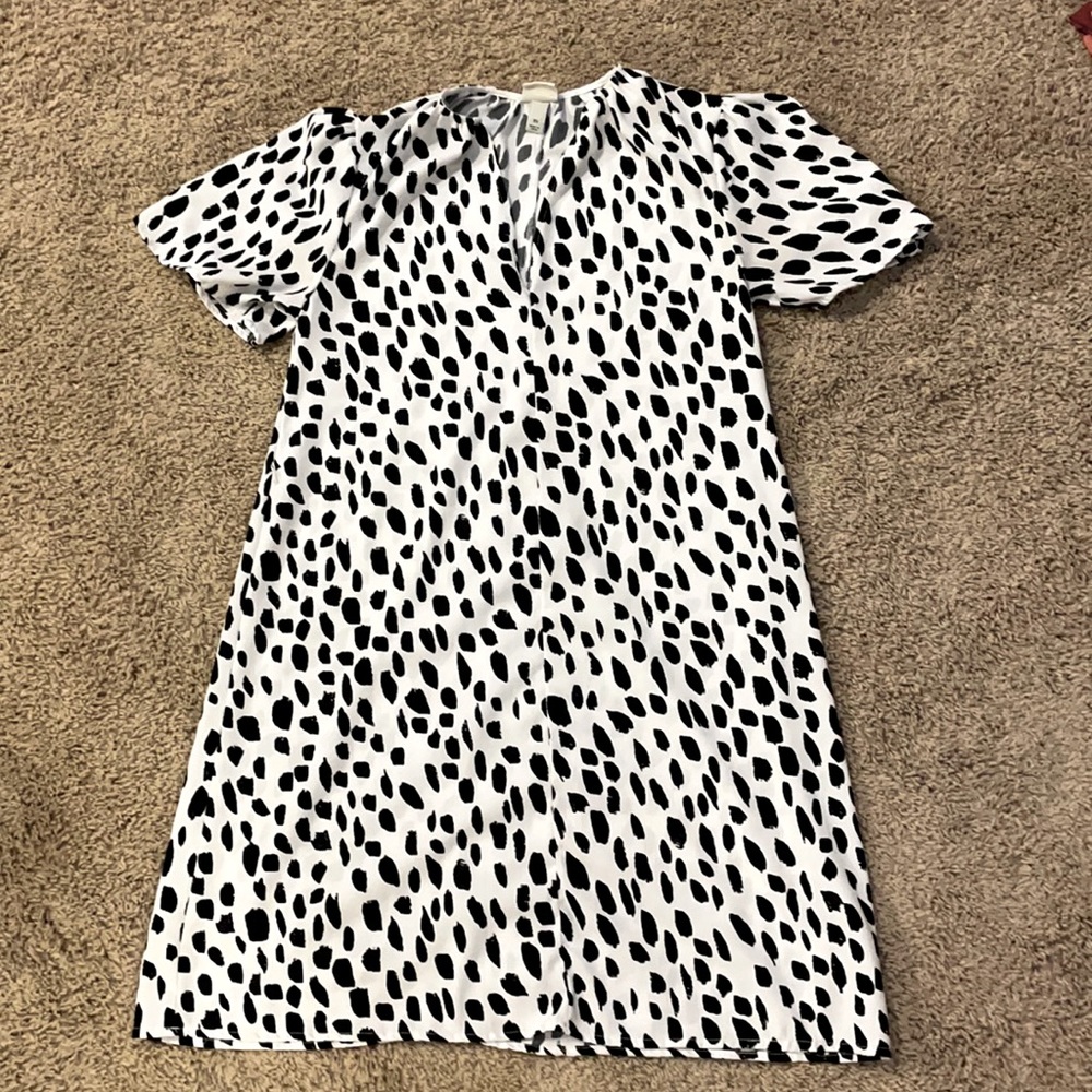 Black and white sheath dress